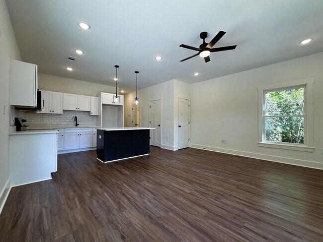 Building Photo - NEW CONSTRUCTION - Available August 2025!