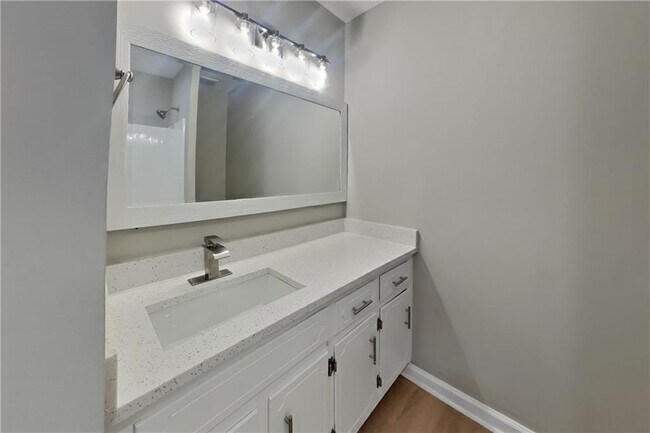 Building Photo - 1176 Golden Cir SW