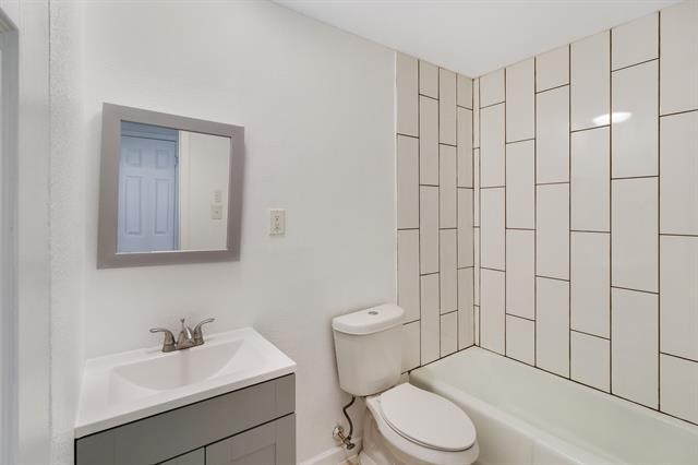 Building Photo - 2221 SE 14th St