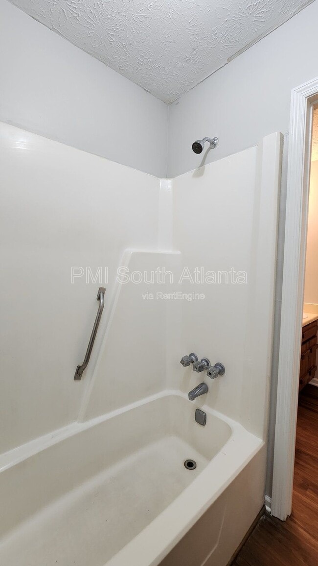 Building Photo - 634 Morton Ct