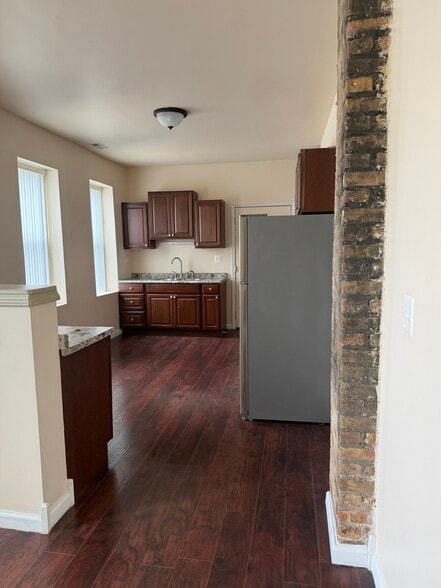 Kitchen - 12705 Honore St