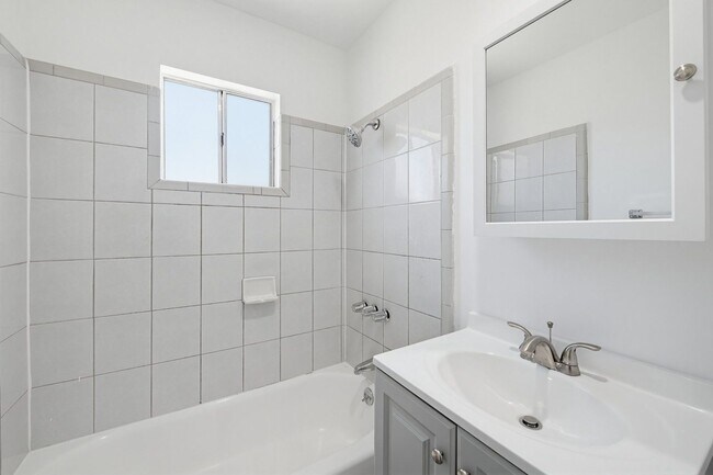 Building Photo - 4264 W Broadway