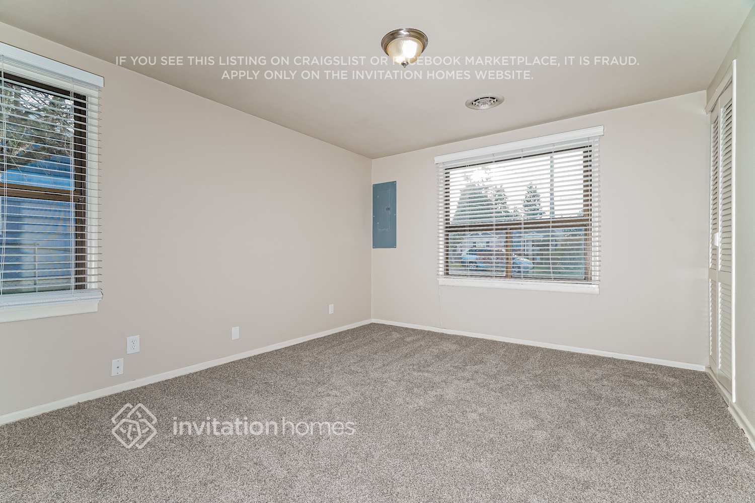 Building Photo - 2735 Locust Ave W