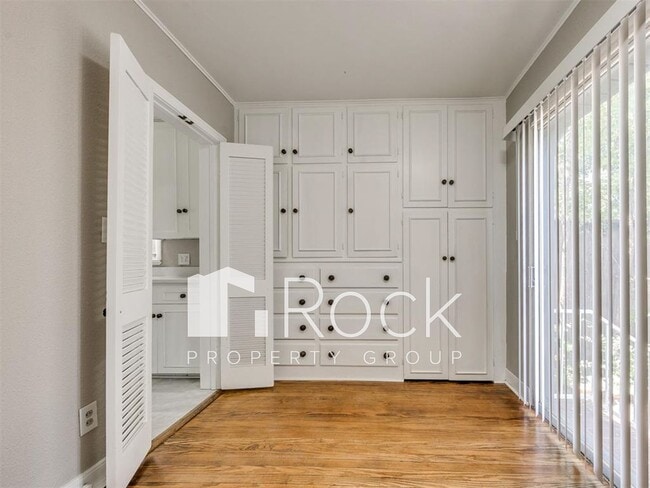 Building Photo - 3 Bedroom Home + 1 Bedroom Apartment near OCU and Uptown!