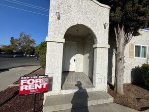 Building Photo - 266 W Belleview Ave