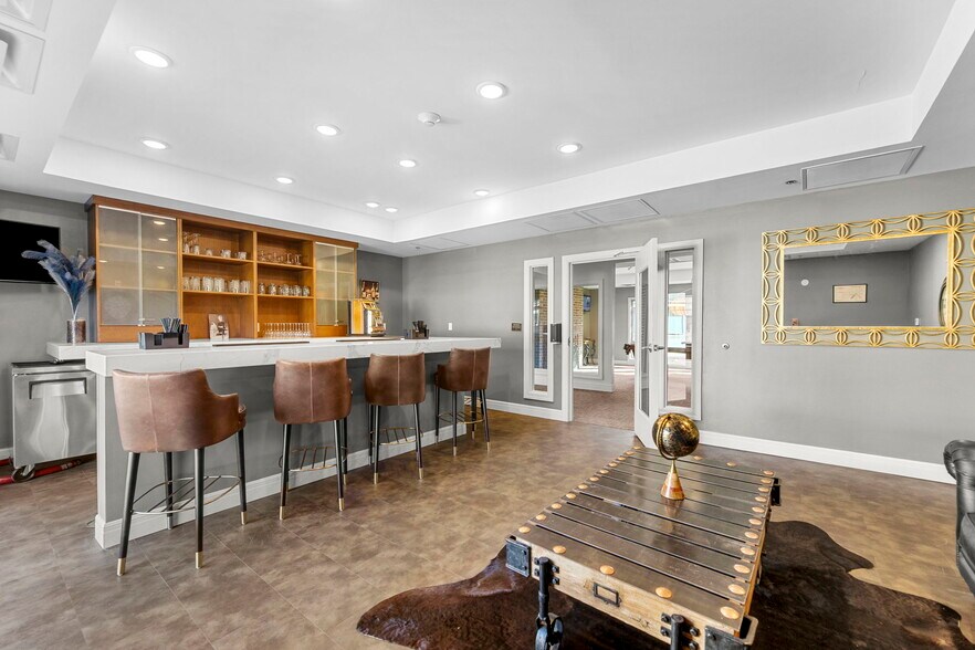 Building Photo - 2900 NE Kendallwood Pkwy