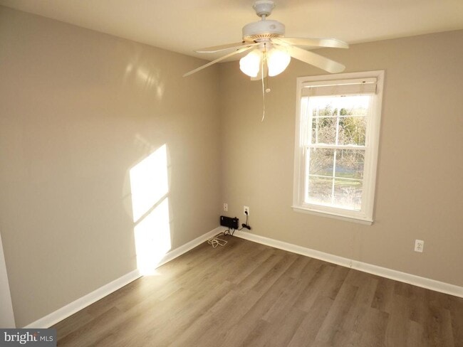 Building Photo - 18024 Singing Pine Cir