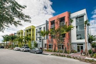 Sofa Downtown Luxury Apartments Delray Beach Fl Apartment Finder
