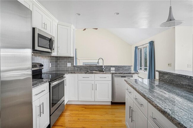 Building Photo - 27 Tobin Ln