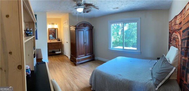 Building Photo - 1220 Kennesaw Trace Ct