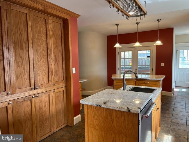 Building Photo - 2237 N Wakefield St