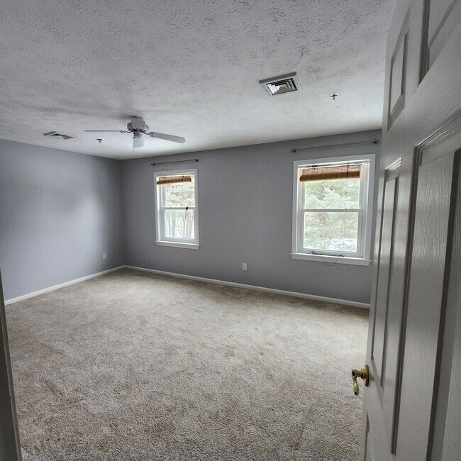 Building Photo - 14 Shoal Creek Rd