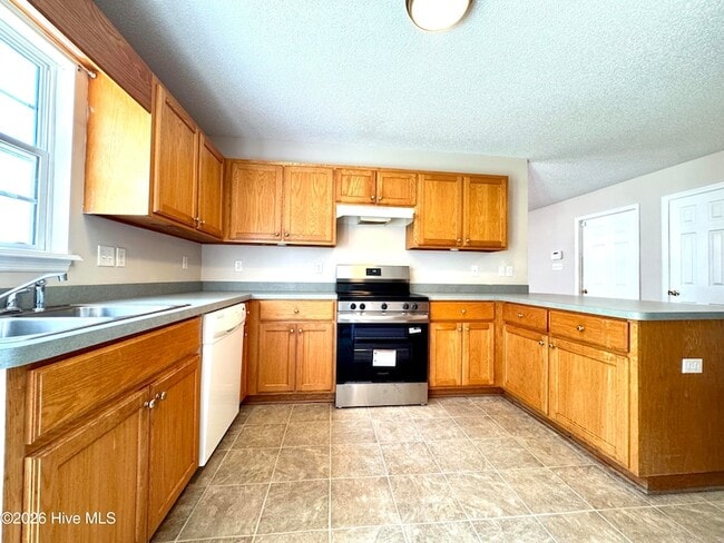 Building Photo - 521 Jimmies Creek Dr