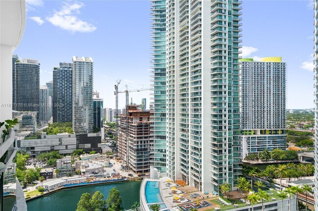 Building Photo - 350 S Miami Ave
