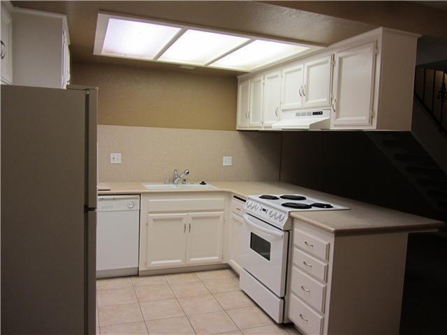 Building Photo - 808 B St