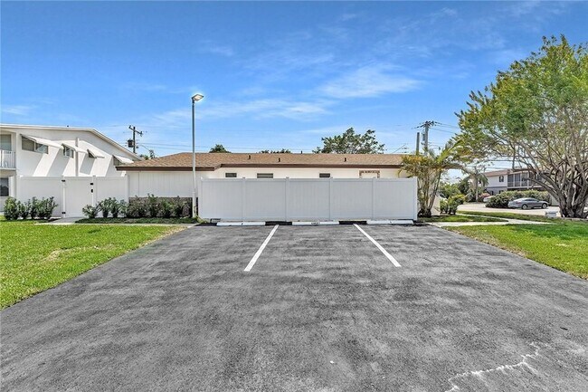 Building Photo - 5122 NE 19th Ave