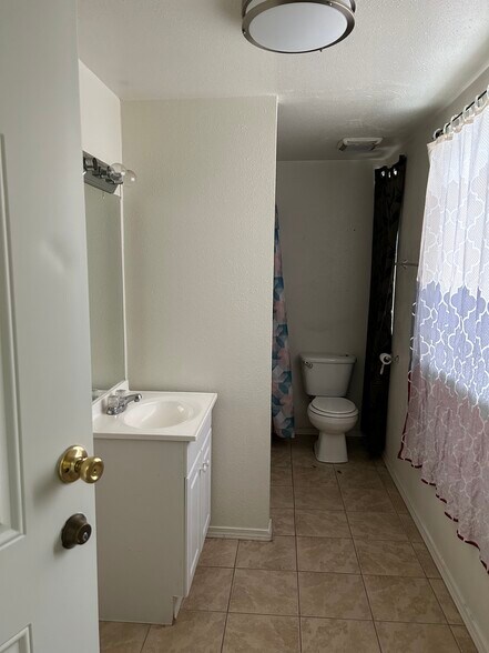 Building Photo - 276 Adams St