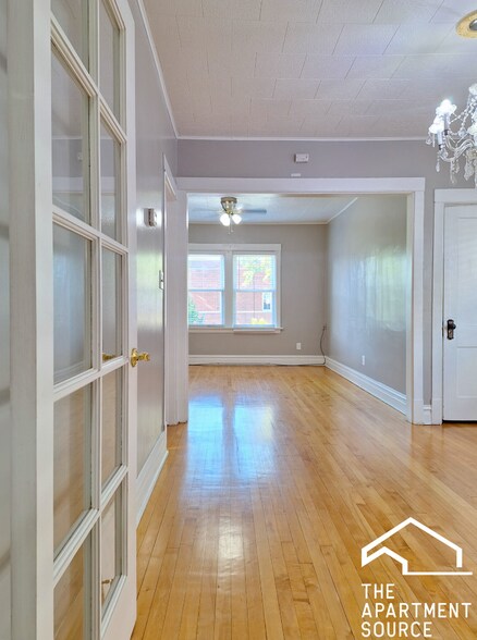 Building Photo - 4135 W Henderson St