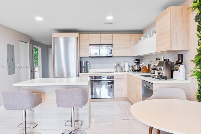 Building Photo - 16385 Biscayne Blvd