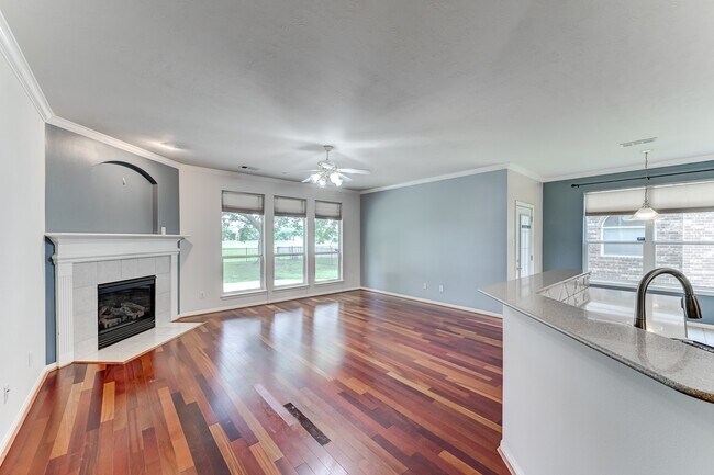 Building Photo - 10103 Cottonwood Canyon Dr