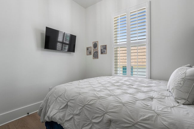 Building Photo - 1472 Georgia Pl