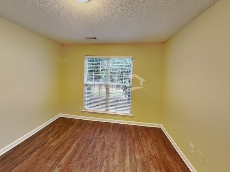 Building Photo - 4604 Young Deer Dr