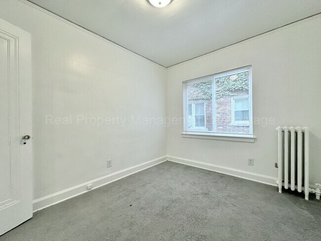 Building Photo - 17512 Roselawn St