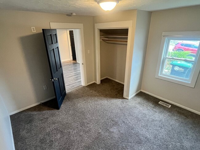 Building Photo - Adorable one bedroom ranch