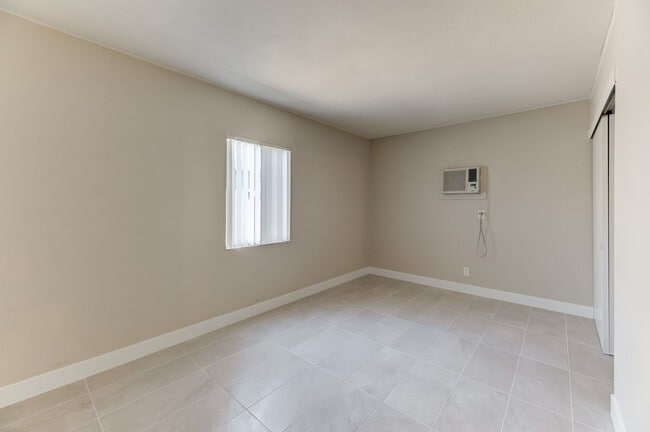 Building Photo - 402 Ilmenite Way