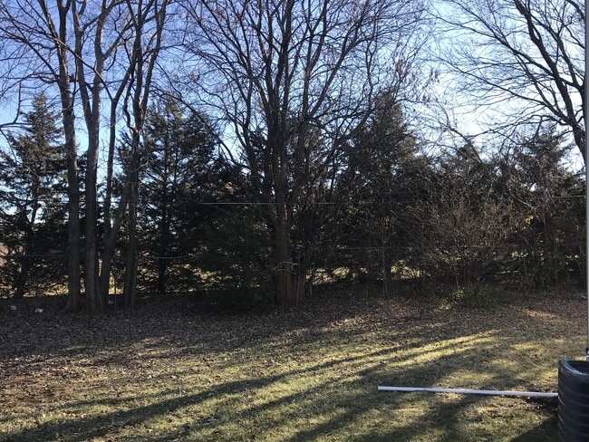 Building Photo - 1063 E Huntington Cir