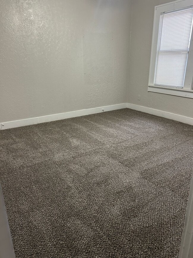 Building Photo - 308 S Mississippi St