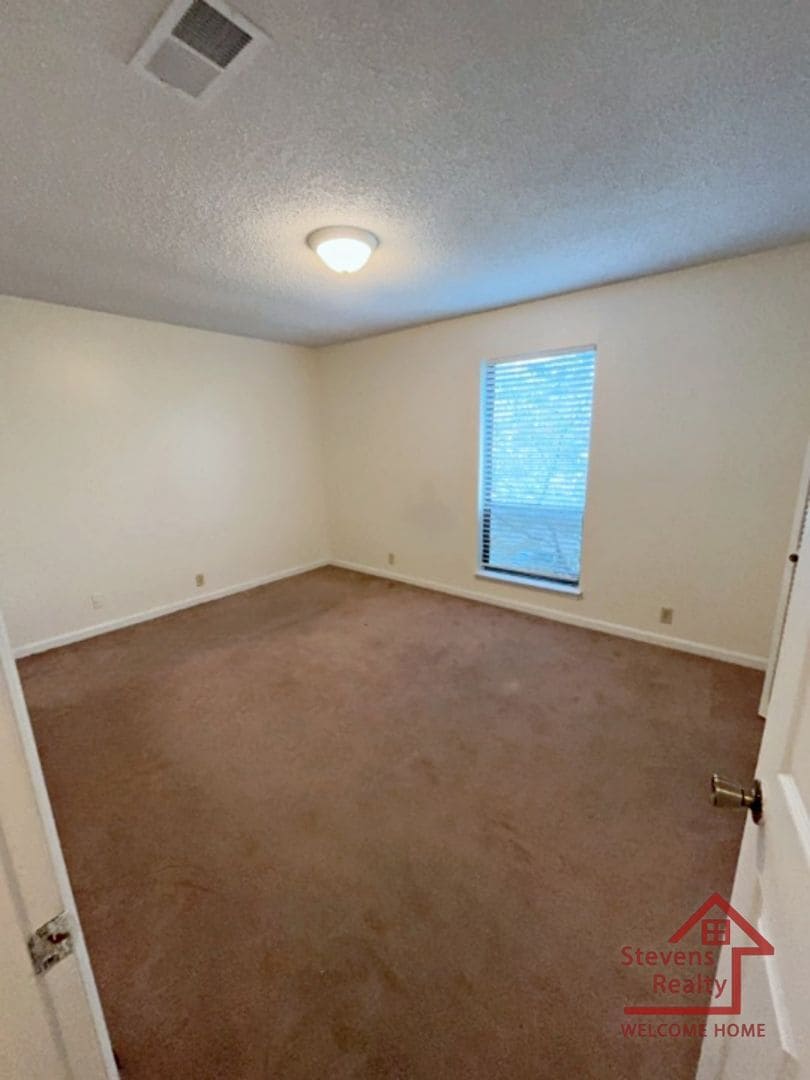 Building Photo - 419 Oriole Dr