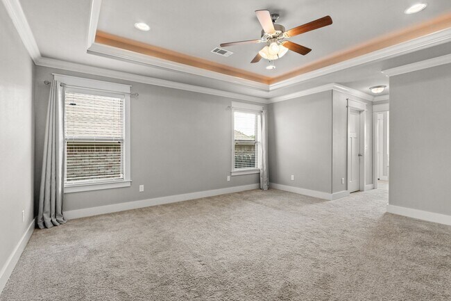 Building Photo - Come home to this stunning 4 bed/2 bath split floorplan home in Centerton!