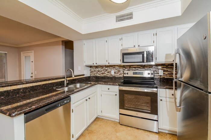 Building Photo - 4955 W Oraibi Dr
