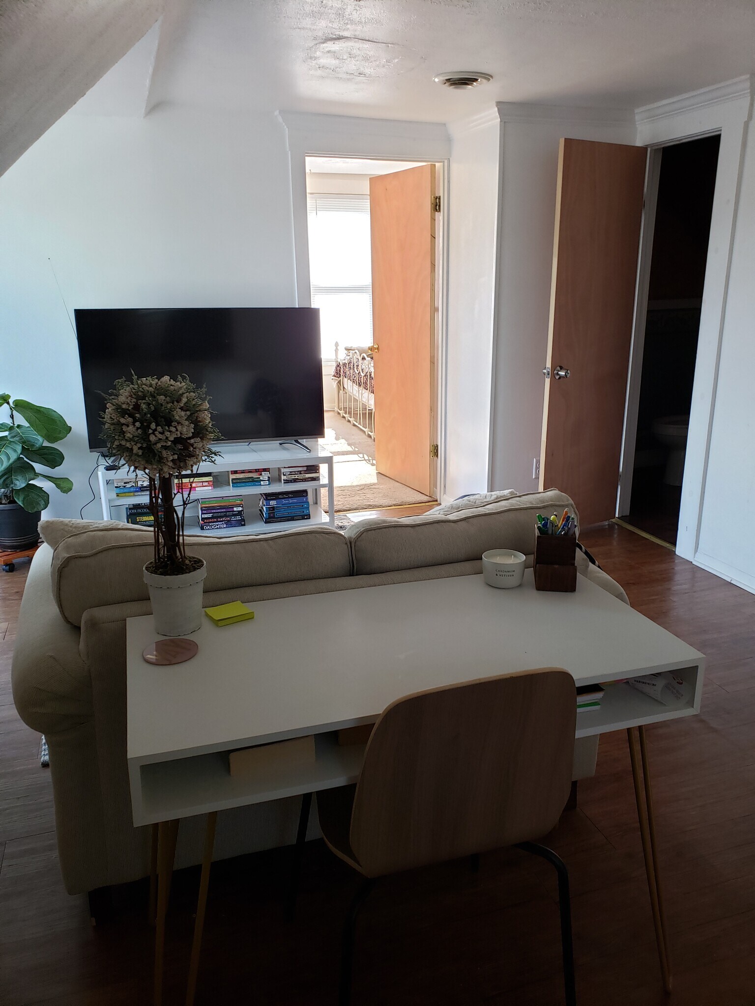 Building Photo - 557 4th St