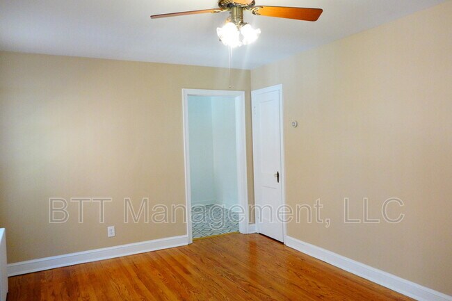 Building Photo - 8401 Greenwood Ave