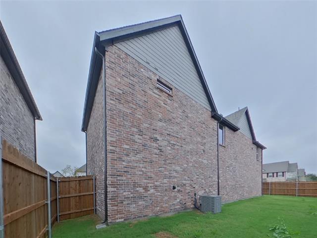 Building Photo - 321 Lincoln Cir