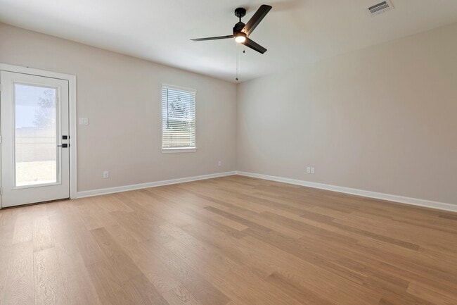 Building Photo - 1035 Rosewood Trl