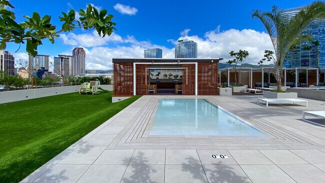 Building Photo - Aalii ocean view unit for rent, furnished and 1 free parking stall