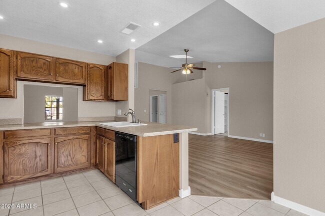 Building Photo - 4307 E Karen Dr