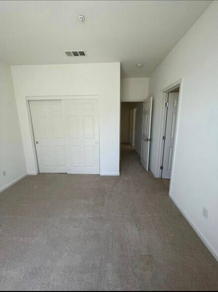 Building Photo - 672 Via Rialto