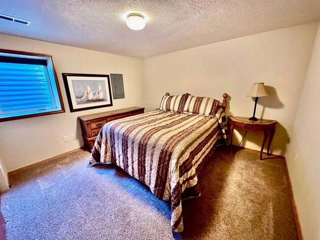 Building Photo - New Nine Mile Rental