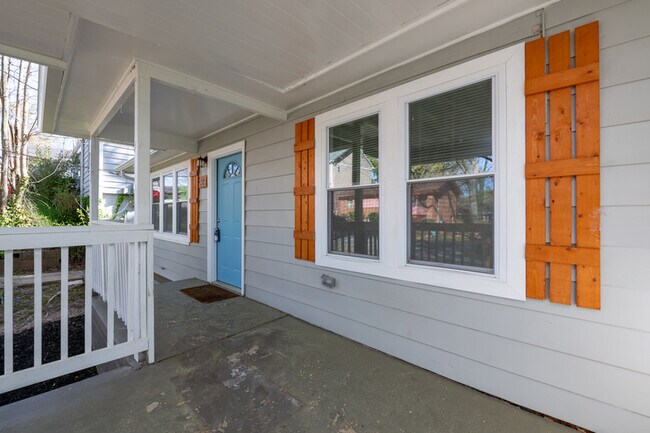 Building Photo - 364 Betsy Ave SW