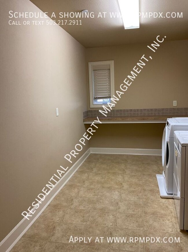 Building Photo - 18278 SW Santoro Dr