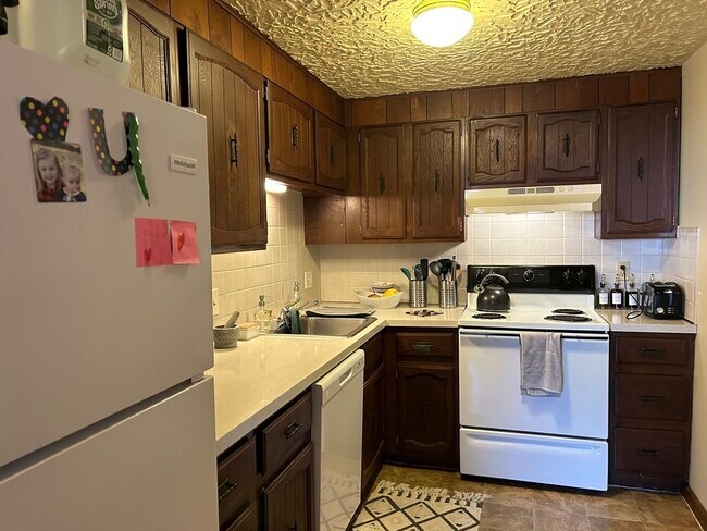 Building Photo - 75 Winthrop St