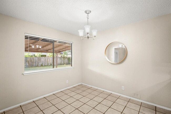 Building Photo - 10703 Parkfield Dr