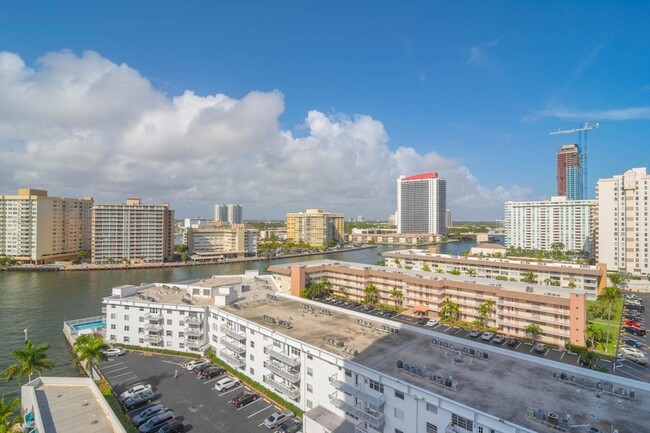 Building Photo - 1945 S Ocean Dr