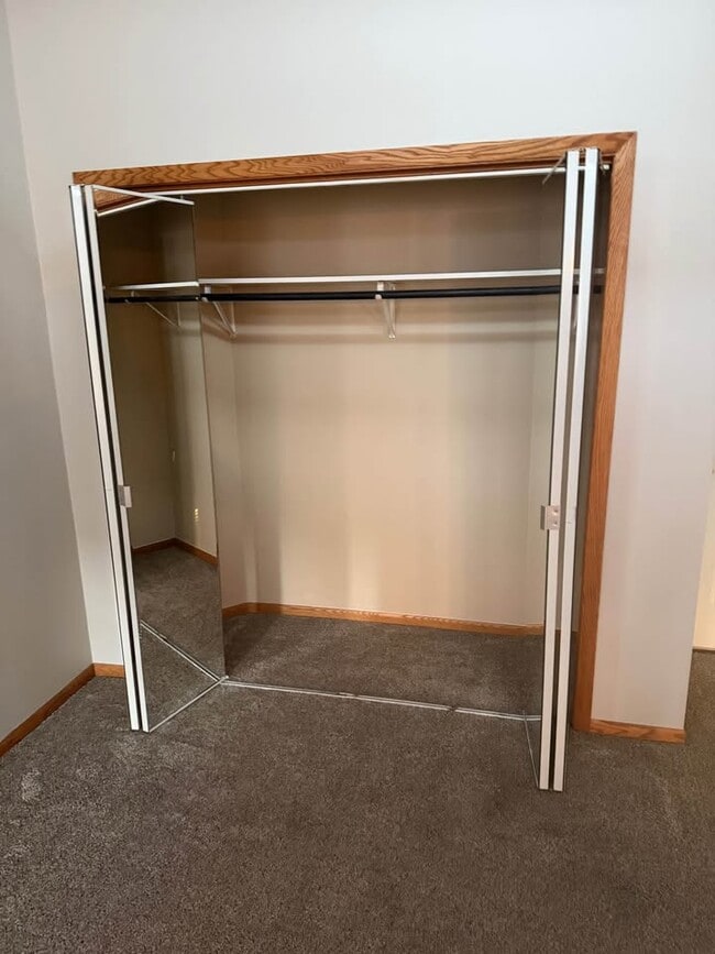 Building Photo - 320 Washington St