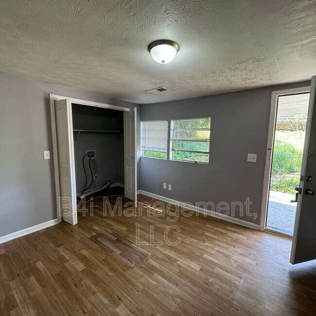 Building Photo - 3175 Washington Rd