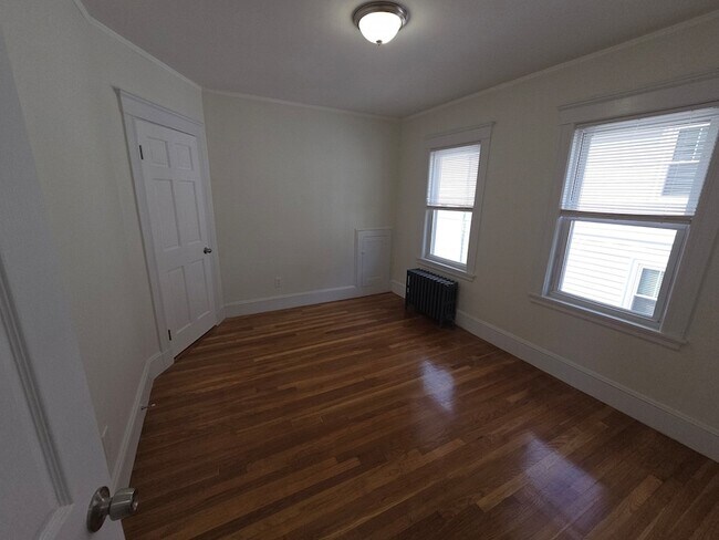 Building Photo - 32 Boutwell St